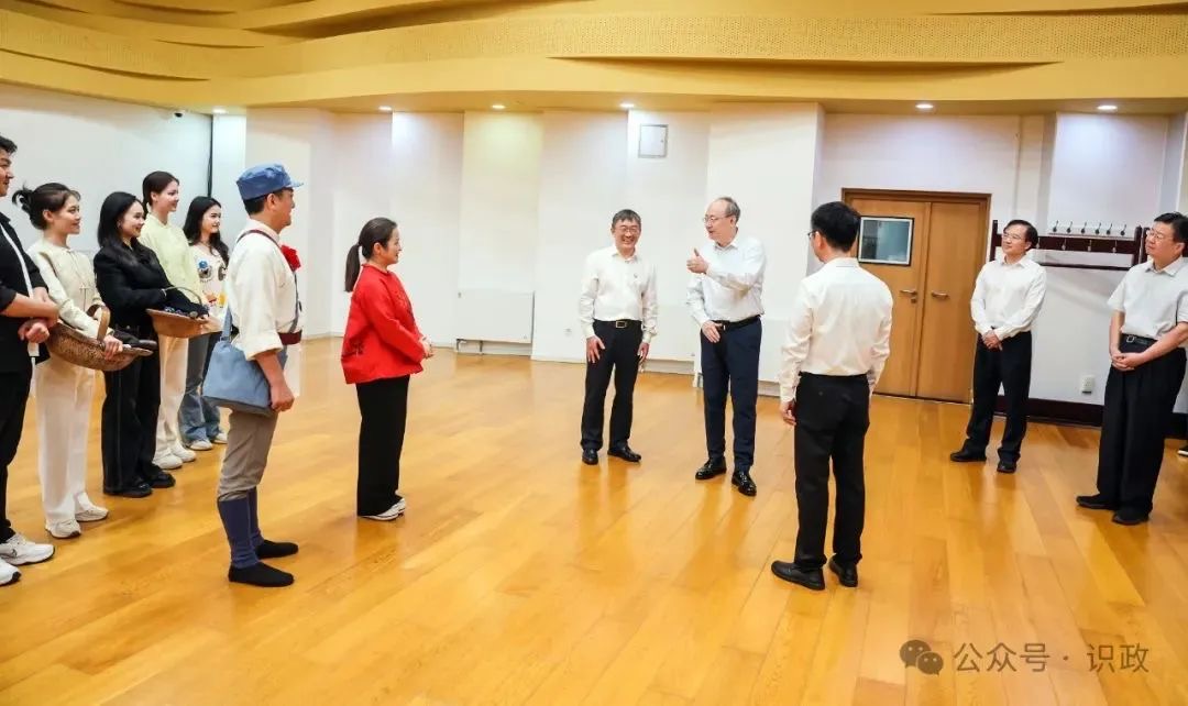 c2c7e798d51d49d1ae441a9edffbf931.jpg c2c7e798d51d49d1ae441a9edffbf931.jpg